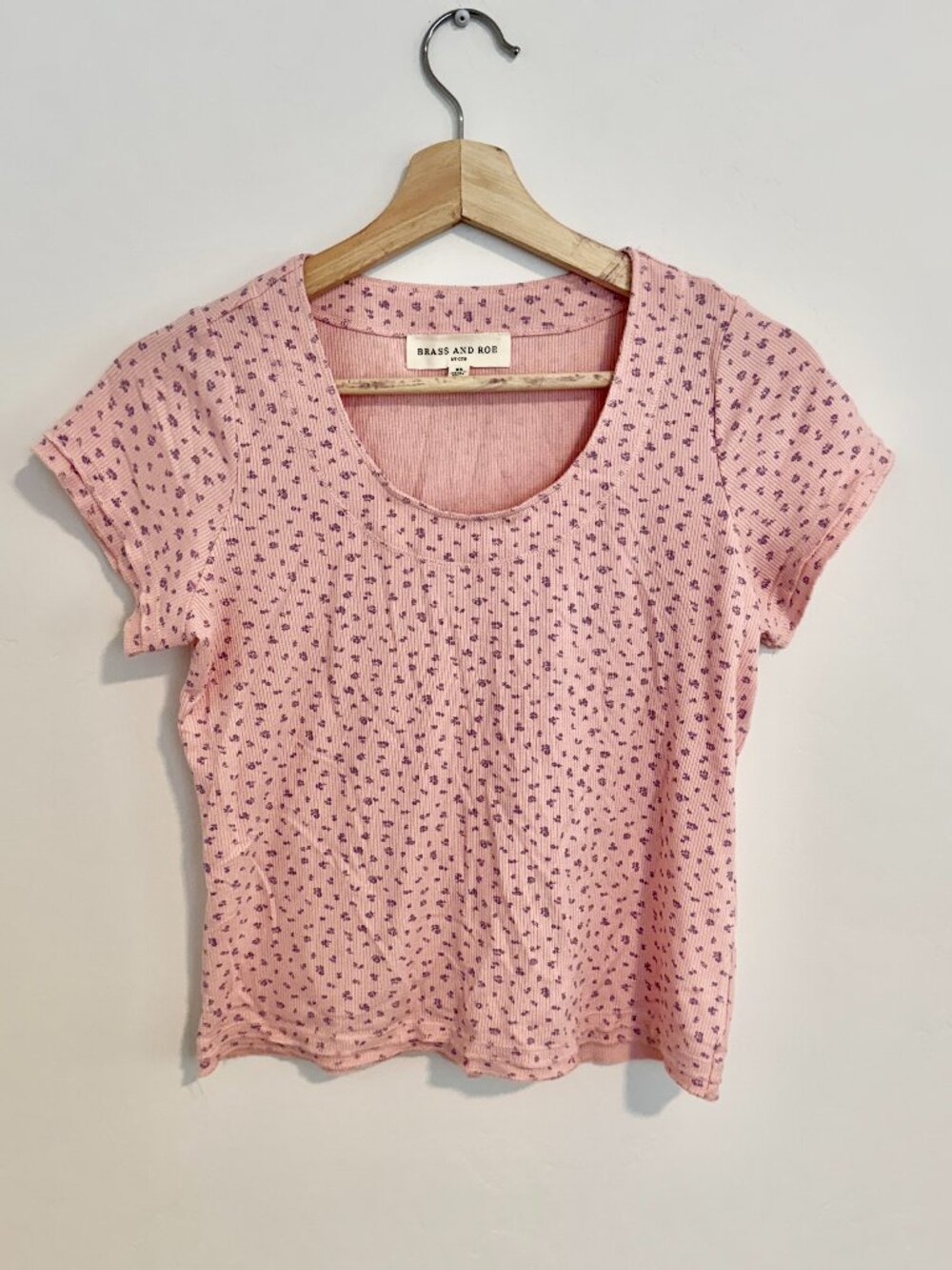 Brass and Roe XS women's short-sleeve ribbed top